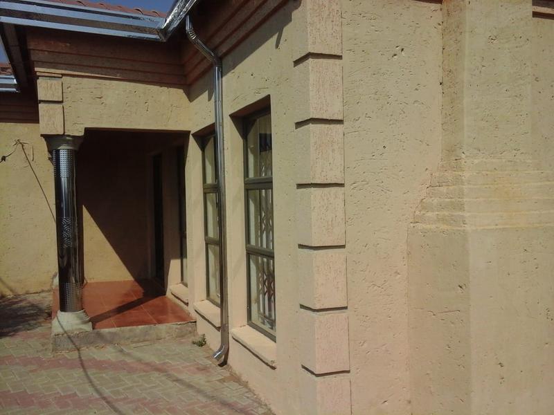 4 Bedroom Property for Sale in Botshabelo Free State